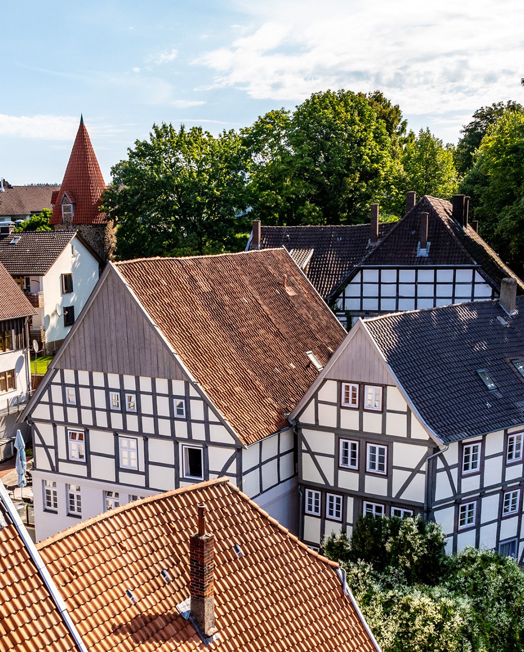 Fachwerkhäuser in der Altstadt Drohnenaufnahme, © Stadt Bad Salzuflen / D. Ketz Über den Dächern von Bad Salzuflens Altstadt aufgenommene Fachwerkszene