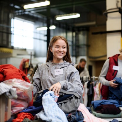 Kleiderkammer Ehrenamt, © stock.adobe.com - Halfpoint Kleiderkammer Ehrenamt, © stock.adobe.com - Halfpoint