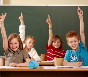 Schüler melden sich, © Christian Schwier/stock.adobe.com Schüler melden sich, © Christian Schwier/stock.adobe.com