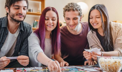 Spieleabend_stock.adobe.com - InsideCreativeHouse