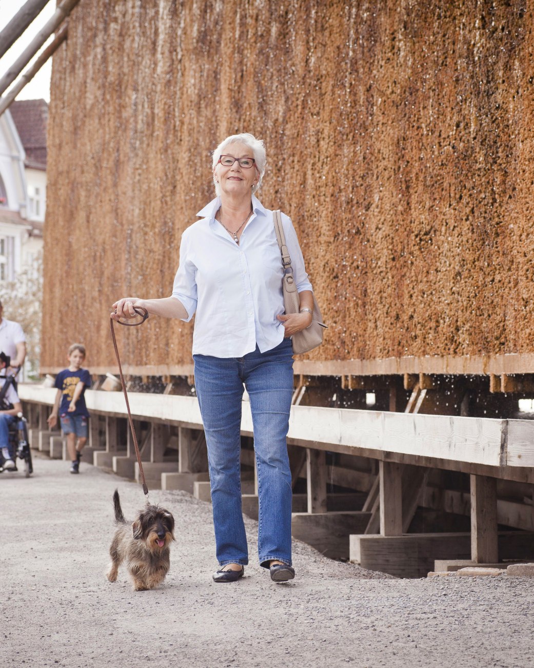 Frau mit Hund, &copy; Staatsbad Salzuflen GmbH / Kathrin Biller