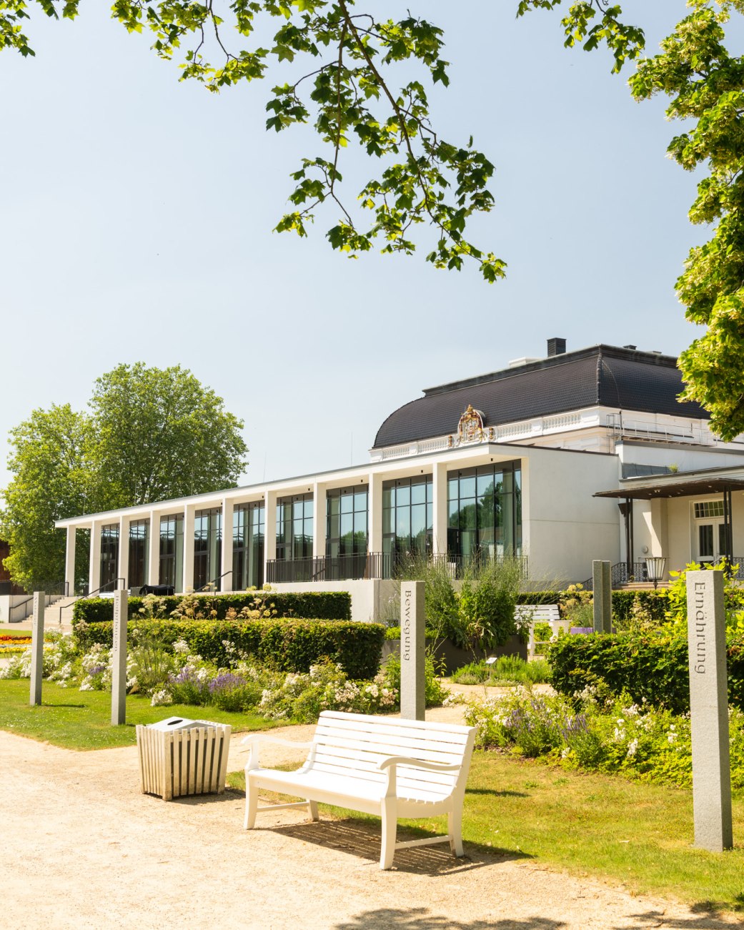 Kurhaus außen Kräutergarten, © Teutoburger-Wald-Stadt-Bad-Salzuflen-D-Ketz Kurhaus außen Kräutergarten, © Teutoburger-Wald-Stadt-Bad-Salzuflen-D-Ketz