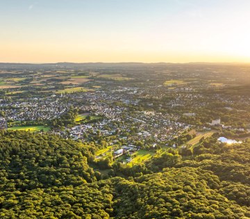 Drohnenaufnahme Ortseingang Richtung Wüsten/Waldemeine, © Stadt Bad Salzuflen / Teutoburger Wald / D. Ketz Drohnenaufnahme Ortseingang Richtung Wüsten/Waldemeine, © Stadt Bad Salzuflen / Teutoburger Wald / D. Ketz