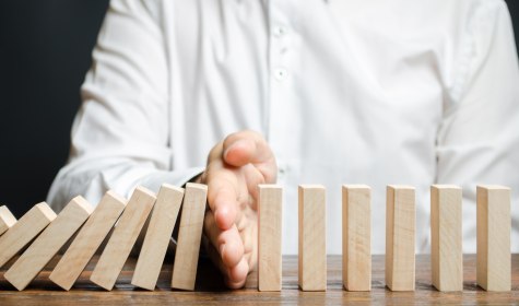 Domino Stop, © stock.adobe.com | Andrii Yalanskyi Domino Stop, © stock.adobe.com | Andrii Yalanskyi