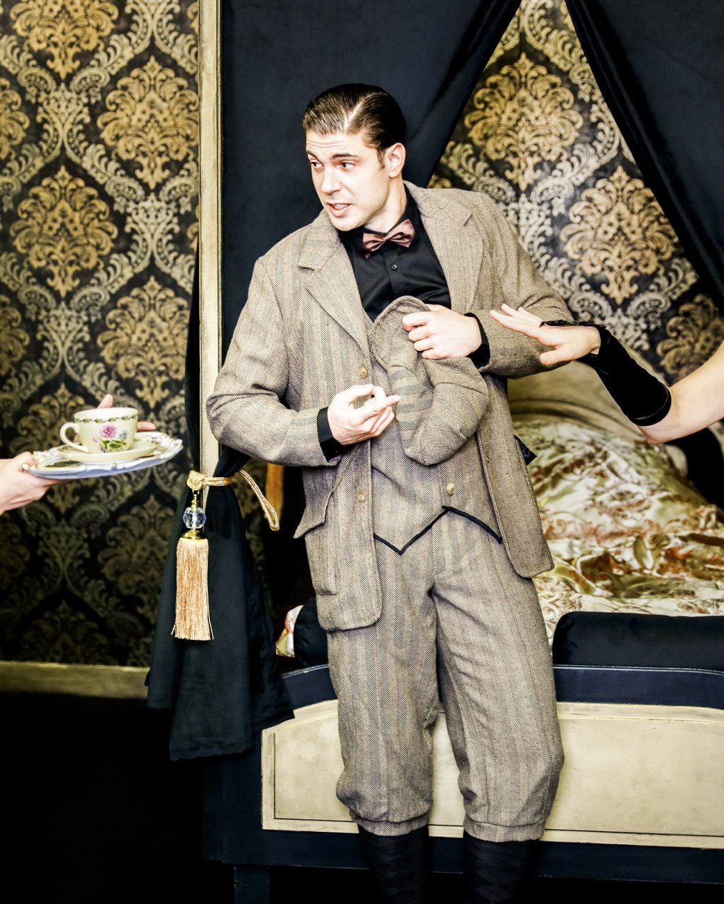 Eine Szene aus dem Theaterstück Lily und Lily, © Theatergastspiele Fürth Eine Szene aus dem Theaterstück Lily und Lily, © Theatergastspiele Fürth