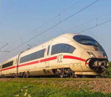 ICE-Zug, &copy; Leonid Andronov - stock.adobe.com