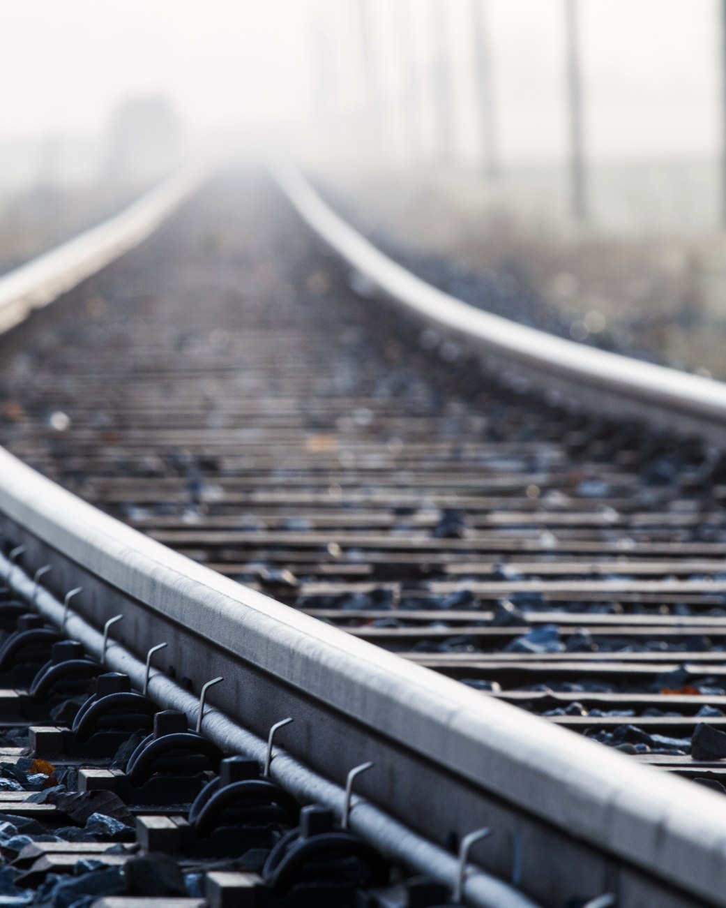 Zu sehen sind Bahnschienen., © Harald Biebel - stock.adobe.com