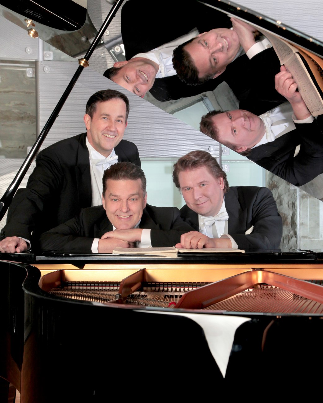 Die Opernsolisten der Extraklasse Thomas Heyer, Michael Kurz und Stefan Lex verzaubern mit ihrer Hommage an herausragende musikalische Meisterwerke das Bad Salzufler Publikum am 15. November 2026 im Galasaal des Kurhauses. , &copy; Stefan Lex