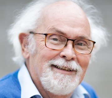 Gelebte und beliebte Traditionsveranstaltung: Peter-Uwe Witt und das Staatsbad Orchester präsentieren „Gemütliches Vorweihnachten“ am 23. Dezember 2024 in der Konzerthalle Bad Salzuflen, © Peter-Uwe Witt