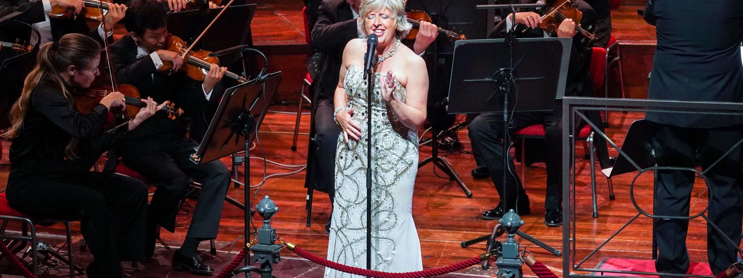Mary Carewe, © NORDWESTDEUTSCHE PHILHARMONIE