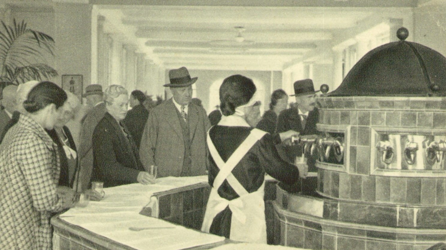 brunnenausschank-2, © Postkarte um 1920, Privatbesitz / Sammlung Sabine Mirbach brunnenausschank-2, © Postkarte um 1920, Privatbesitz / Sammlung Sabine Mirbach