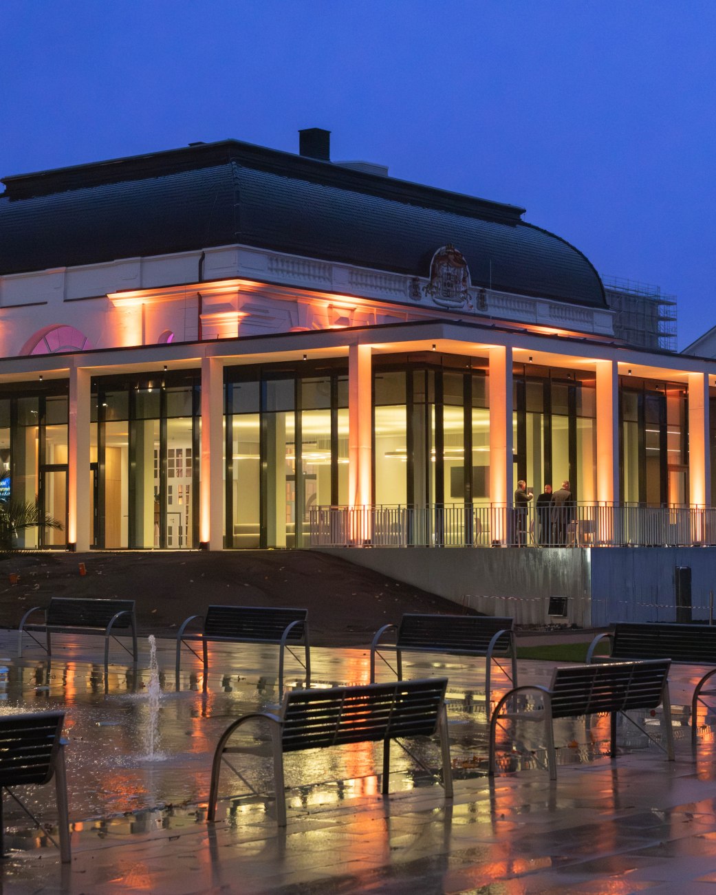 Das neue Kurhaus mit stimmungsvoller Beleuchtung am Abend, © Stadt Bad Salzuflen / M.Koczy