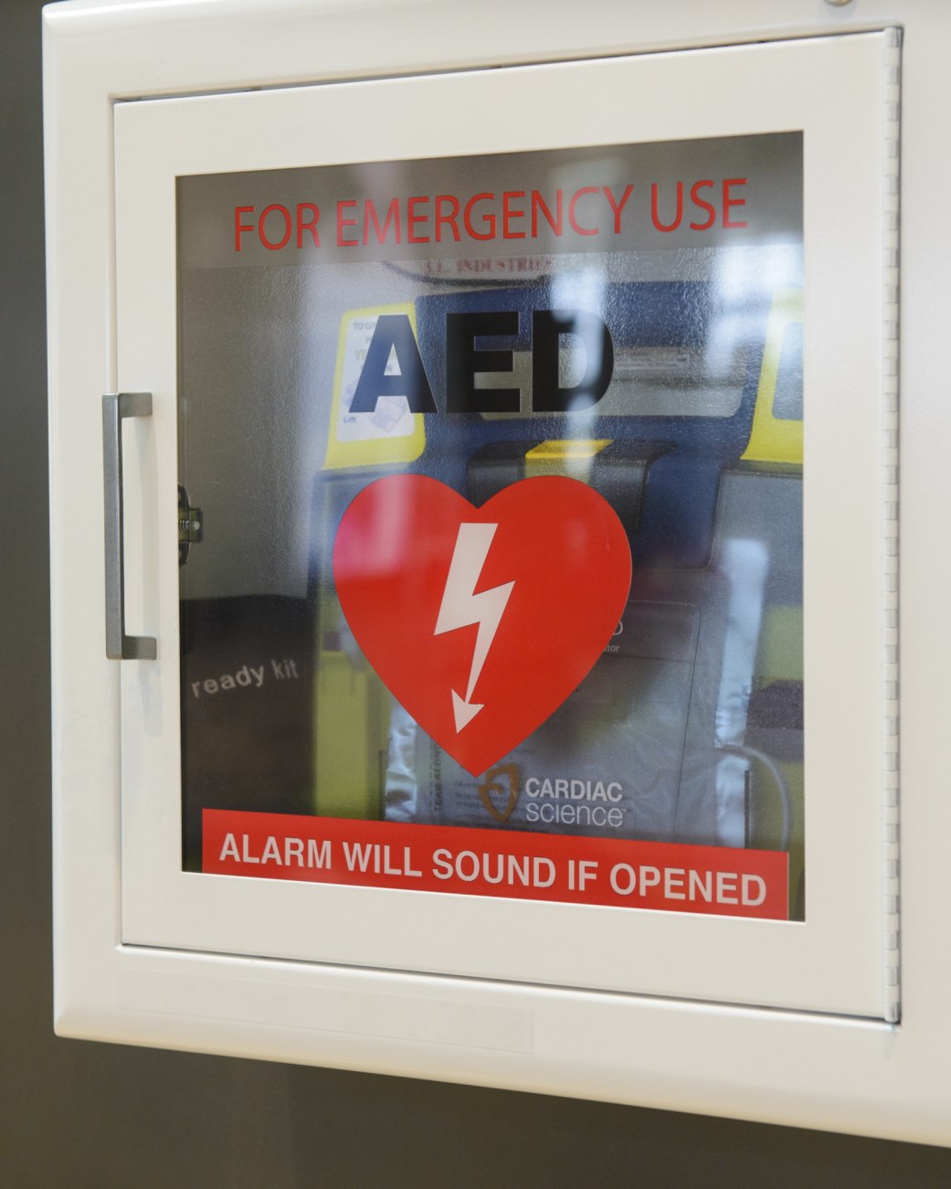 AED Defibrillator, © brostock/stock.adobe.com