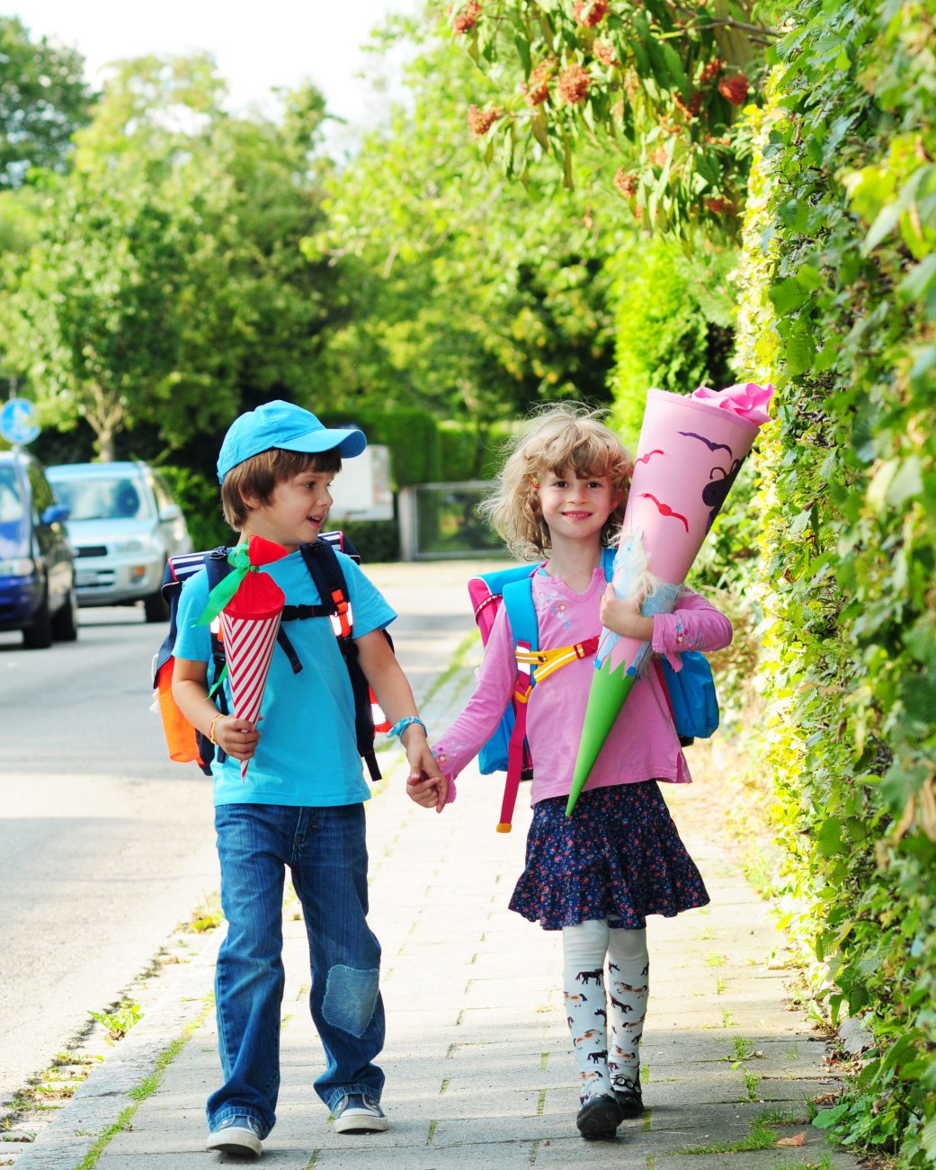 Kinder auf dem Weg zur Schule, © Fotofreundin – stock.adobe.com