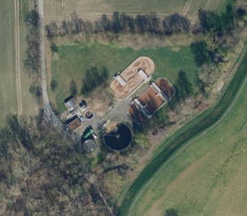 Luftbild Kläranlage Holzhausen, © Datenlizenz Deutschland – Zero – Version 2.0