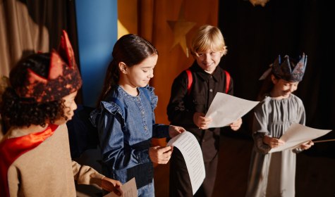 Theater Kinder, &copy; Adobe Stock