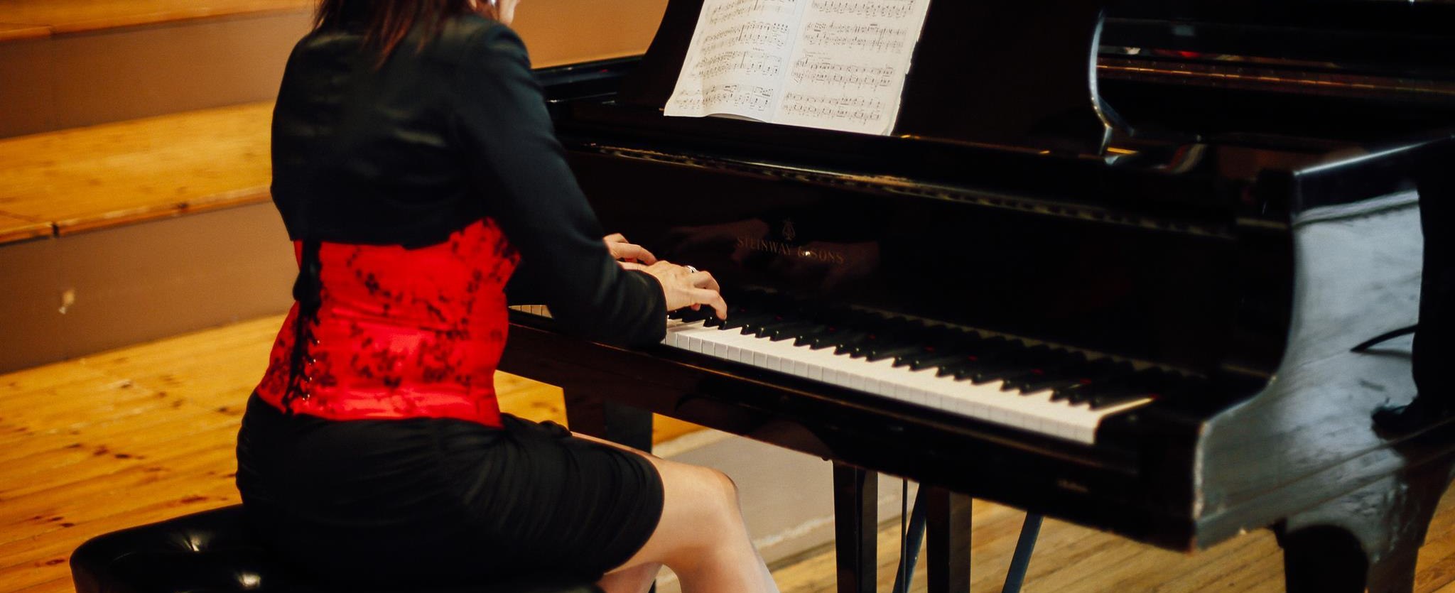 Staatsbad Salzuflen_Orchester_Frau am Flüge, © Staatsbad Salzuflen GmbH / S. Strothbäumer Staatsbad Salzuflen_Orchester_Frau am Flüge, © Staatsbad Salzuflen GmbH / S. Strothbäumer