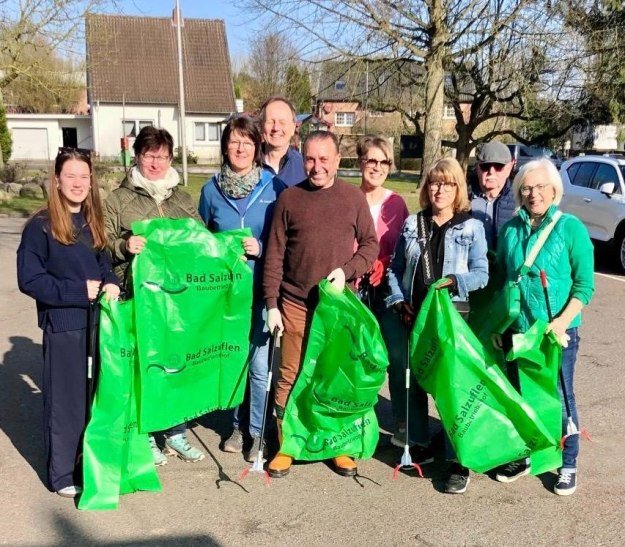 Clean Up Dorfgemeinschaft Wülfer, © Dorfgemeinschaft Wülfer Clean Up Dorfgemeinschaft Wülfer, © Dorfgemeinschaft Wülfer