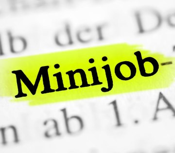 Minijob-Zeitungsartikel, © kwarner - stock.adobe.com