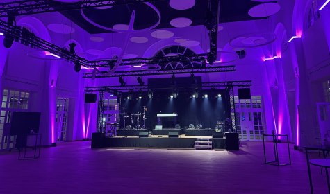 B&uuml;hne im Galasaal des Kurhaus Bad Salzuflen, &copy; Musikschule Bad Salzuflen
